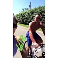 Alex Rodriguez y Jennifer Lopez Montando Bici