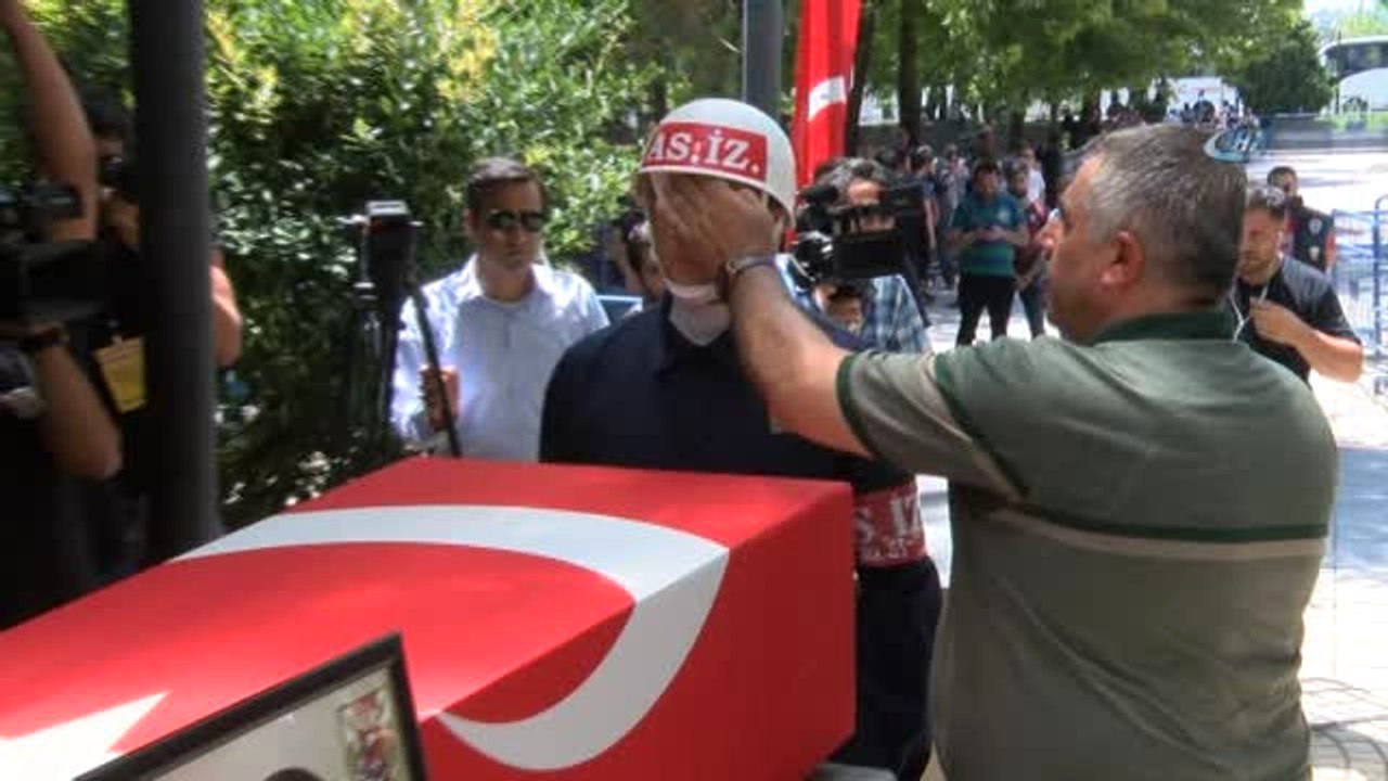 Bursalı Şehide Son Görev... Şehidin Namazını Am...