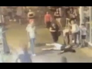 Scoglitti (RG) - Rissa in Piazza Cavour, 5 ragazzi ai domiciliari (11.07.17)