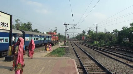 100 Kmph Akaltakth Superfast vs 130 Kmph NJP Shatabdi Express- March 2016 !!
