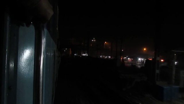 Night Arrival at Samastipur Jn. - Gonda WDM-3A powered Purvanchal Express !!
