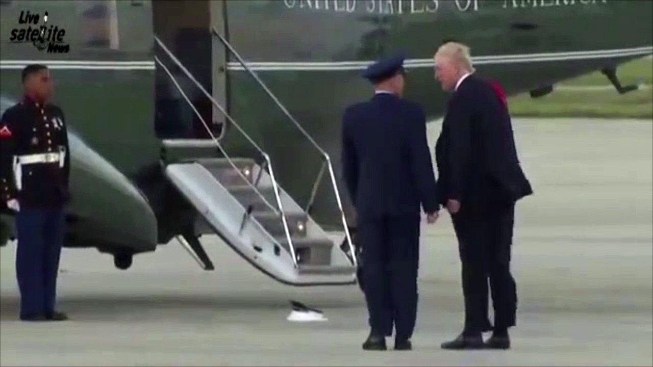Quand Donald Trump veut remettre la casquette sa casquette à un militaire
