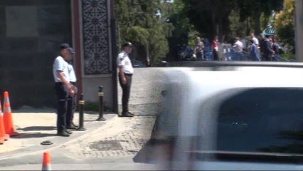 Cumhurbaşkanı Erdoğan, Karacaahmet'te 15 Temmuz Şehitlerini Ziyaret Etti