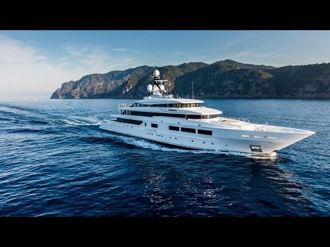 Marins milliardaires : l’univers très fermé des yachts de luxe