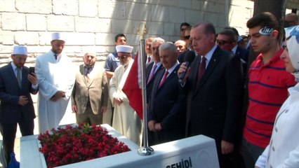 Varank'ın Mezarı Başında Kur'an-ı Kerim Okudu