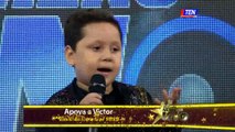 El talentoso Víctor canta el 