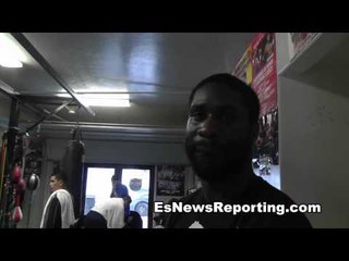 Télécharger la video: boxing standout farah ennis (20-1 12 KOs) on sparring golovkin  - esnews boxing