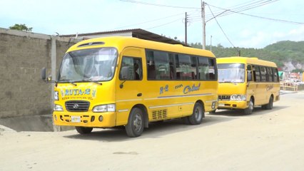 Encuentran vehículos robados en plantel de buses