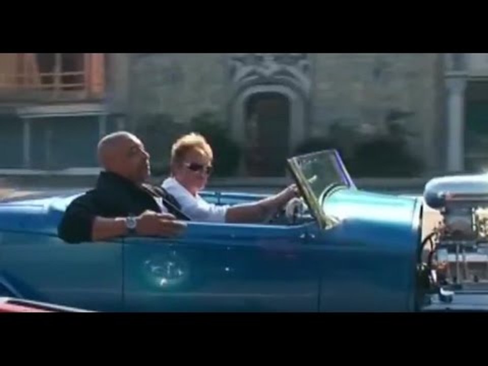 Johnny Halliday à fond dans sa Muscle Car en Amérique