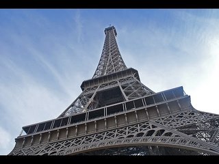 Voyage au centre de la tour  Eiffel - Documentaire