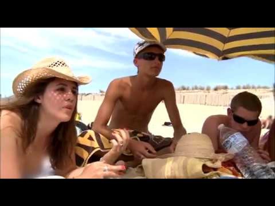 Vacances en tenue d'Adam et Eve - Reportage