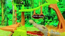 Disney Cars Ride Gator Gulch Jungle Raceway Track Lightning McQueen Crashes into Alligator