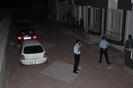 Dur İhtarına Uymayan Alkollü Sürücü Mahalleyi ve Polisi Çileden Çıkardı