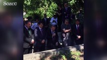 Cumhurbaşkanı Erdoğan, Erol Olçok'un mezarı başında Kur'an okudu