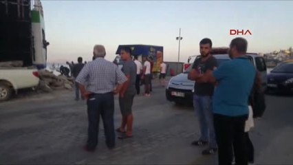 Balıkesir'in Marmara Ilçesinde Arabalı Vapur Iskeleye Çarptı