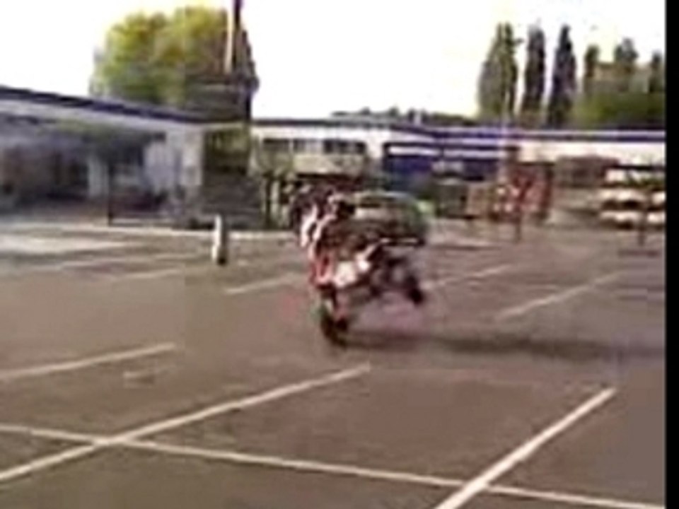 Yamaha YFZ 450 EN 2 ROUES A 3 DESSUS