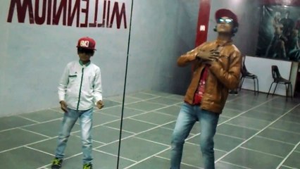 BEST STUDENTS POOPING BATTLE DANCE CHOREOGRAPHY BY MASTER RAJA