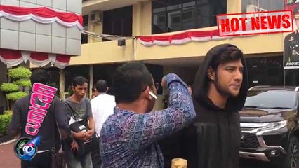 Download Video: Hot News! Dibawa ke BNN, Ekspresi Wajah Ammar Zoni Begitu Tenang - Cumicam 12 Juli 2017