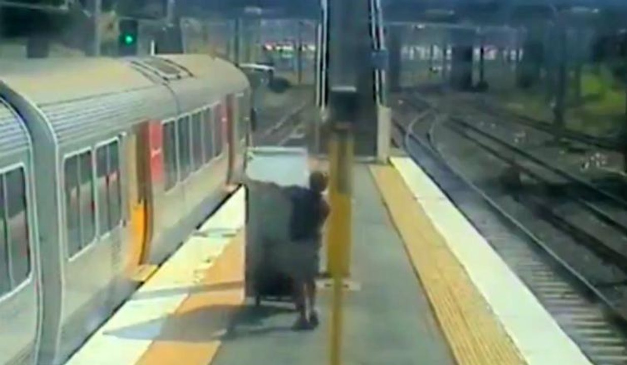 Masraftan kaçıp buzdolabını trenle taşıdı ama cezadan kurtulamadı