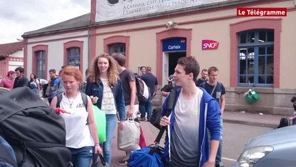 Vieilles Charrues. L'arrivée des festivaliers à la gare de Carhaix