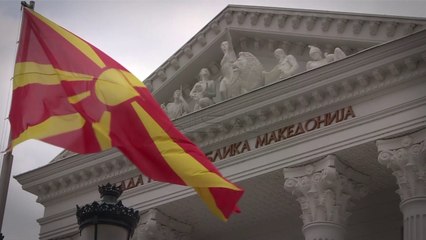 Qeveria ka zëvendësuar vetëm 12 drejtorë nga gjithsej 500
