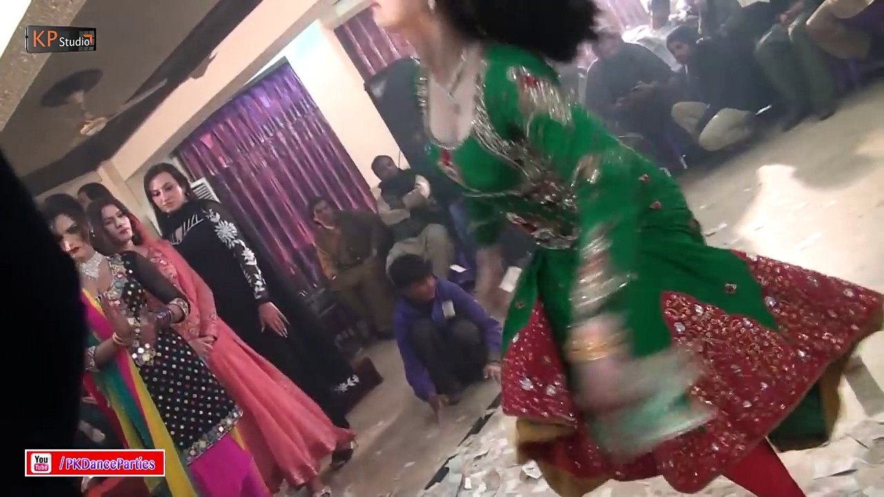 Vy Pharr Meri Bhahn Aelish Punjabi Traditional Mujra 2017