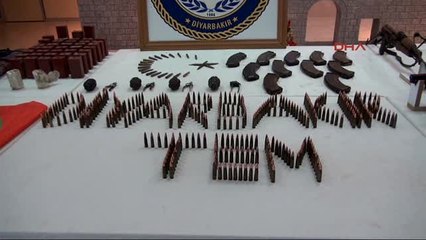 Diyarbakır'da Bir Evin Havalandırma Boşluğundan Cephanelik Çıktı