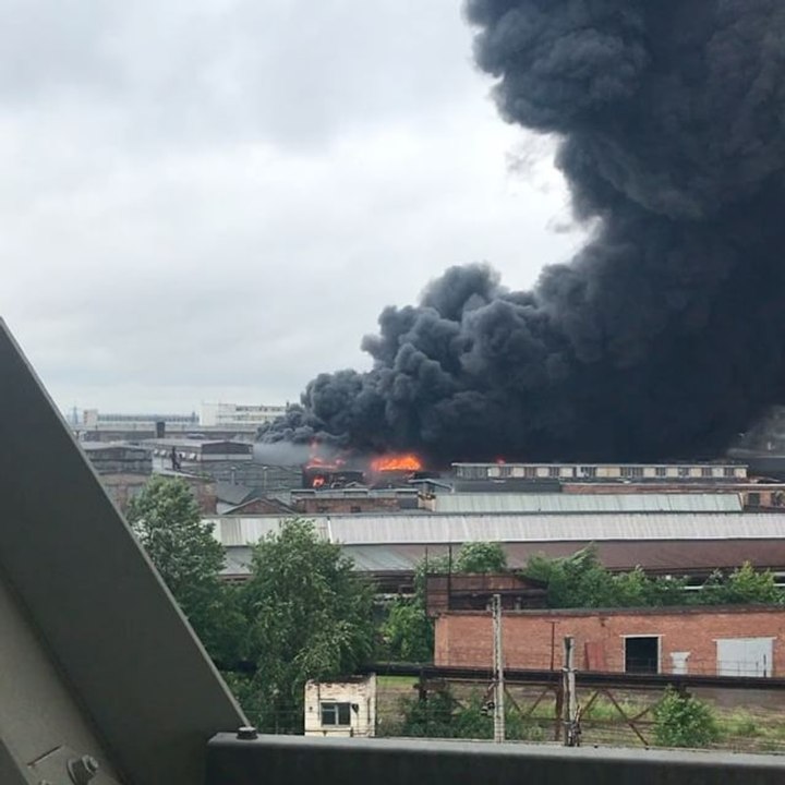 Firefighters Battle Large Blaze at Industrial Site in St Petersburg