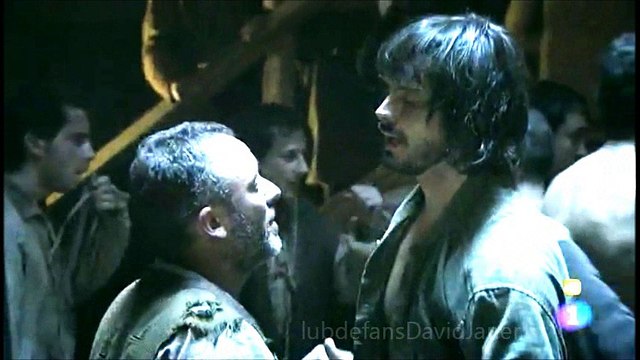 GONZALO Y SATUR DESCUBREN QUE JUAN ESTA METIDO EN LOS COMBATES ESCENA 36