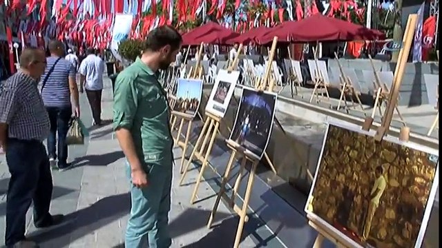 15 Temmuz Gazisi, İhlas Haber Ajansı'nın Fotoğraf Sergisini Gezdi