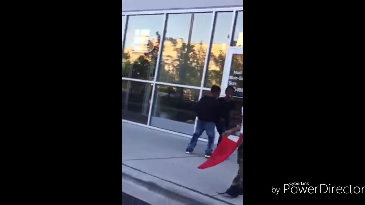 Des enfants armés qui se baladent dans les rue de Chicago !!