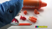 Les couleurs pour géant enfants Apprendre des crayons arc en ciel jouets avec Crayola crayon surprise abc surprise