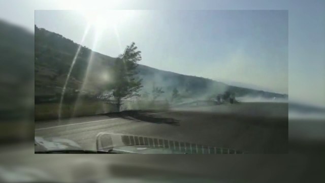 NUK NDALET BETEJA ME FLAKET E ZJARREVE NE TE GJITHE VENDIN QE RREZIKOJNE EDHE BANESA E OBJEKTE KULTI