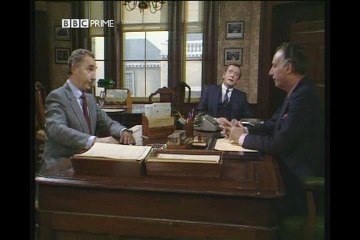 Yes, Minister S03E03 - The Skeleton In The Cupboard
