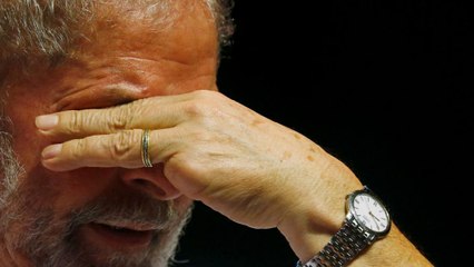 Скачать видео: Brasile: l'ex presidente Lula condannato a 9 anni per corruzione