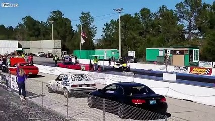 Corvette Ve Golf Arabasının Drag Yarışı
