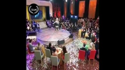 Huysuz Virjin Pop Şarkılarını Eleştiriyor