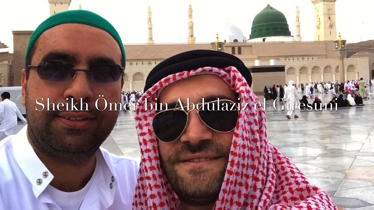 RESIMLERLE MEDINE EZANI VIDEOSU - HAFIZ METIN DEMIRTAS. UMRE 2017 MEKKE MEDINE. Azan Madinah Al Munawwarah. Bu ezani mutlaka dinleyin... izlemeden gecmeyin. Madinah azan Sheikh Essam Bukhari. Maqam Bayati. Azan Masjid Nabawi Madinah. Mescidi Nebevi ezani.