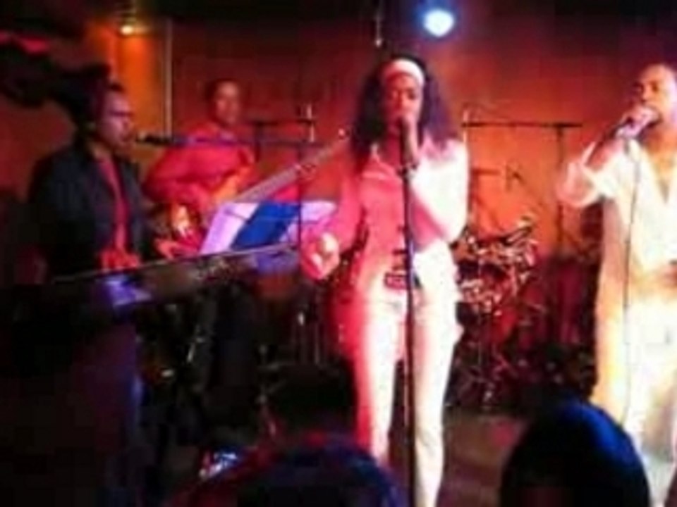 Fiesta Cubana - Mi Novela