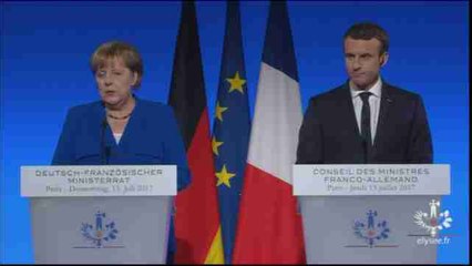 Merkel acepta ideas de Macron para avanzar en la integración de la eurozona