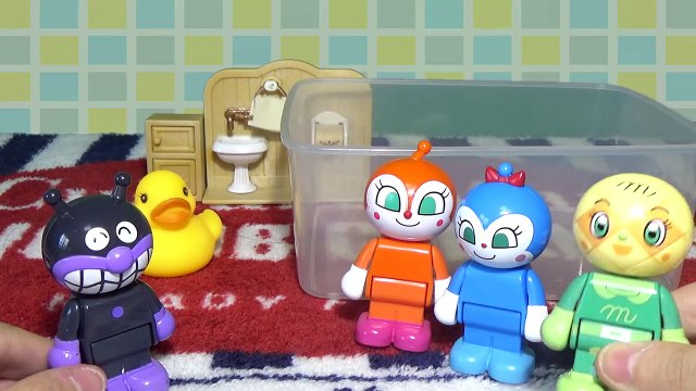 アンパンマン うんちの入浴剤❤︎お風呂で大パニック！トーマス 水遊び うんちのお話 ロールパンナ バイキンマン コキンちゃん ドキンちゃん ぬいぐるみ 人形劇 おもちゃアニメ anpanman