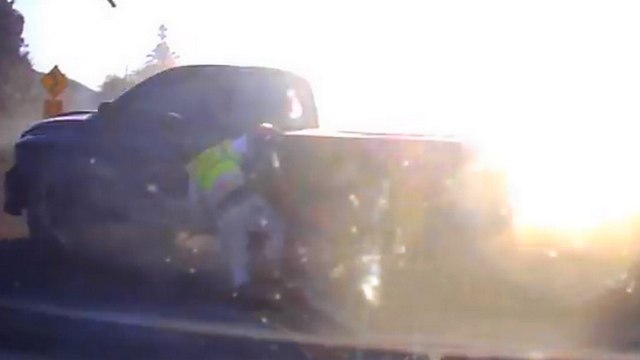 Un homme se fait éjecter dans les airs après un road rage