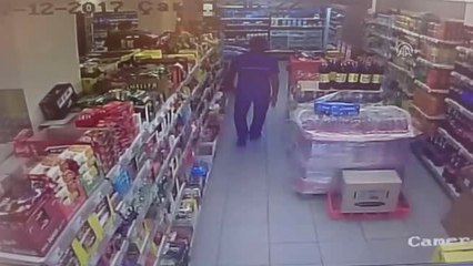 Marketten Hırsızlık Güvenlik Kamerasında