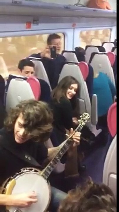 Duel de banjos et guitares dans un train à Londres !