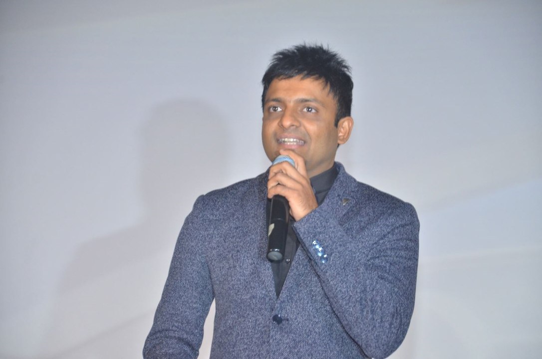 Bigg Boss Tamil, " What's wrong with the Bharani" Director Anand Shanker Questioned-Filmibeat Tamil