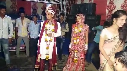 दूल्हा दुल्हन का ये डाँस हँसा के गिरा देगा - Funny Dance of Bride and Groom