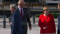 Merkel flet për stabilitet: Zhvillim Ballkanit - Top Channel Albania - News - Lajme