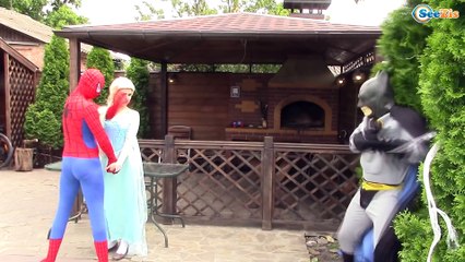 EVIL SPIDERMAN vs Frozen Elsa /w Bad Baby Elsa vs Bad Baby Anna Superhero Fun