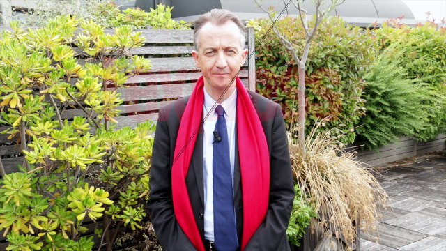 Images de l'attentat de Nice: Il ne faut pas interdire l'exemplaire de Paris Match -L'édito de Christophe Barbier