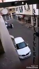 الشرطة تعتقل مجرم مسلح بسيف من الحجم الكبير